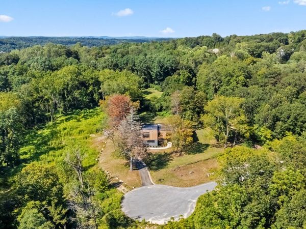 28 McLain Street, Bedford Corners, NY 10549