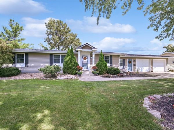 109 Elm Street, Van Horne, IA 52346