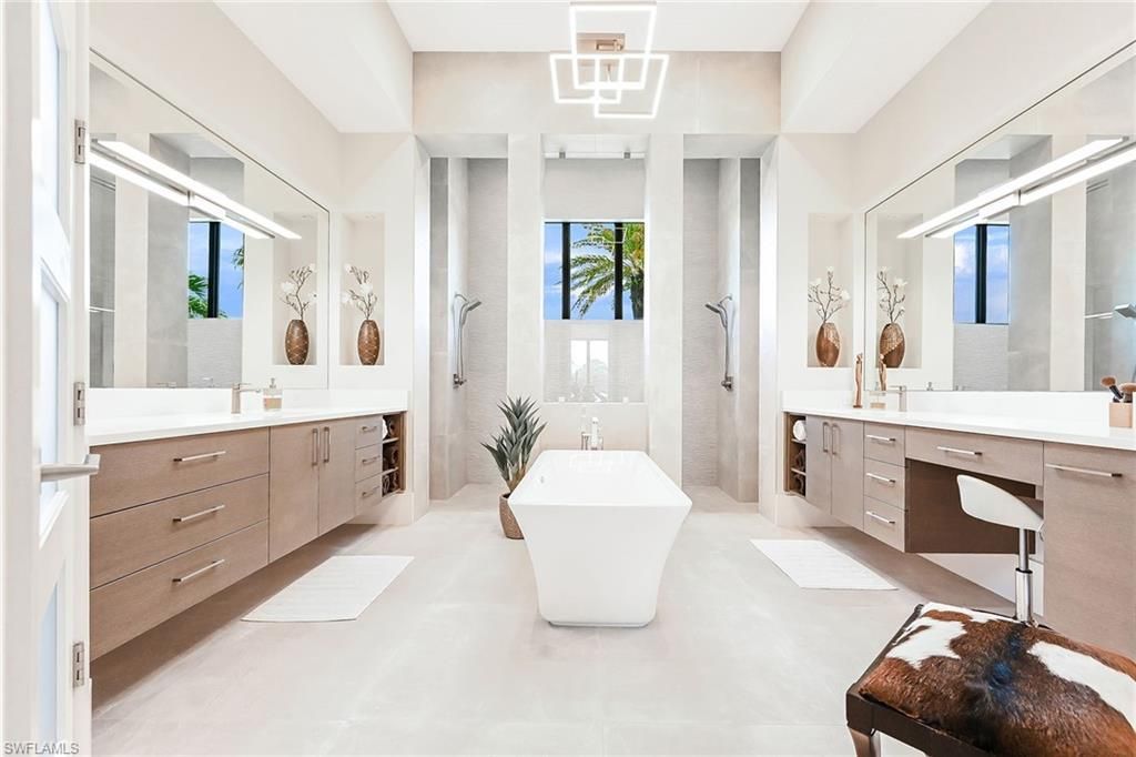 4646 Crayton Rd, Naples, FL 34103 Photo
