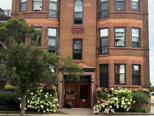 51 Avon Street S, Unit 24, Saint Paul, MN 55105