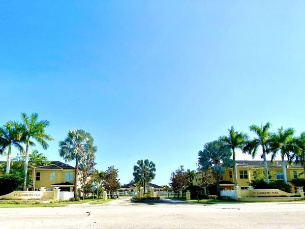 6179 NW Helmsdale Way, Port Saint Lucie, FL 34983