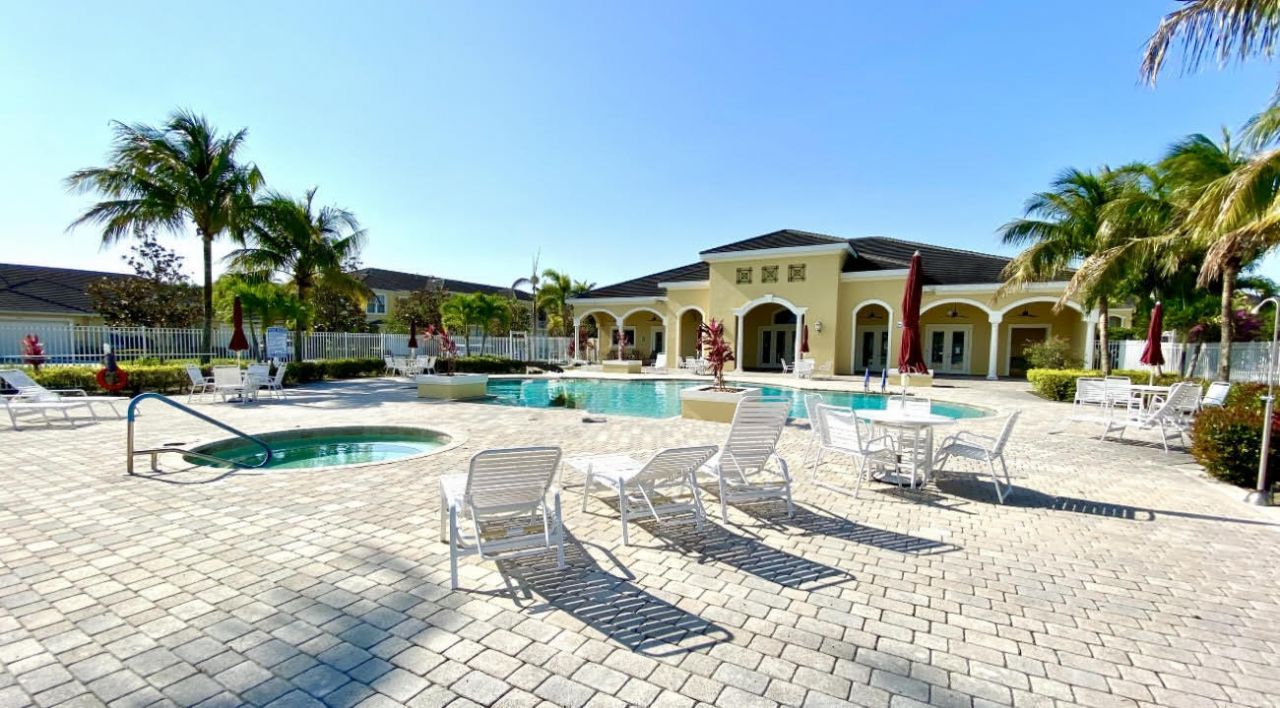 6179 NW Helmsdale Way, Port Saint Lucie, FL 34983 Photo