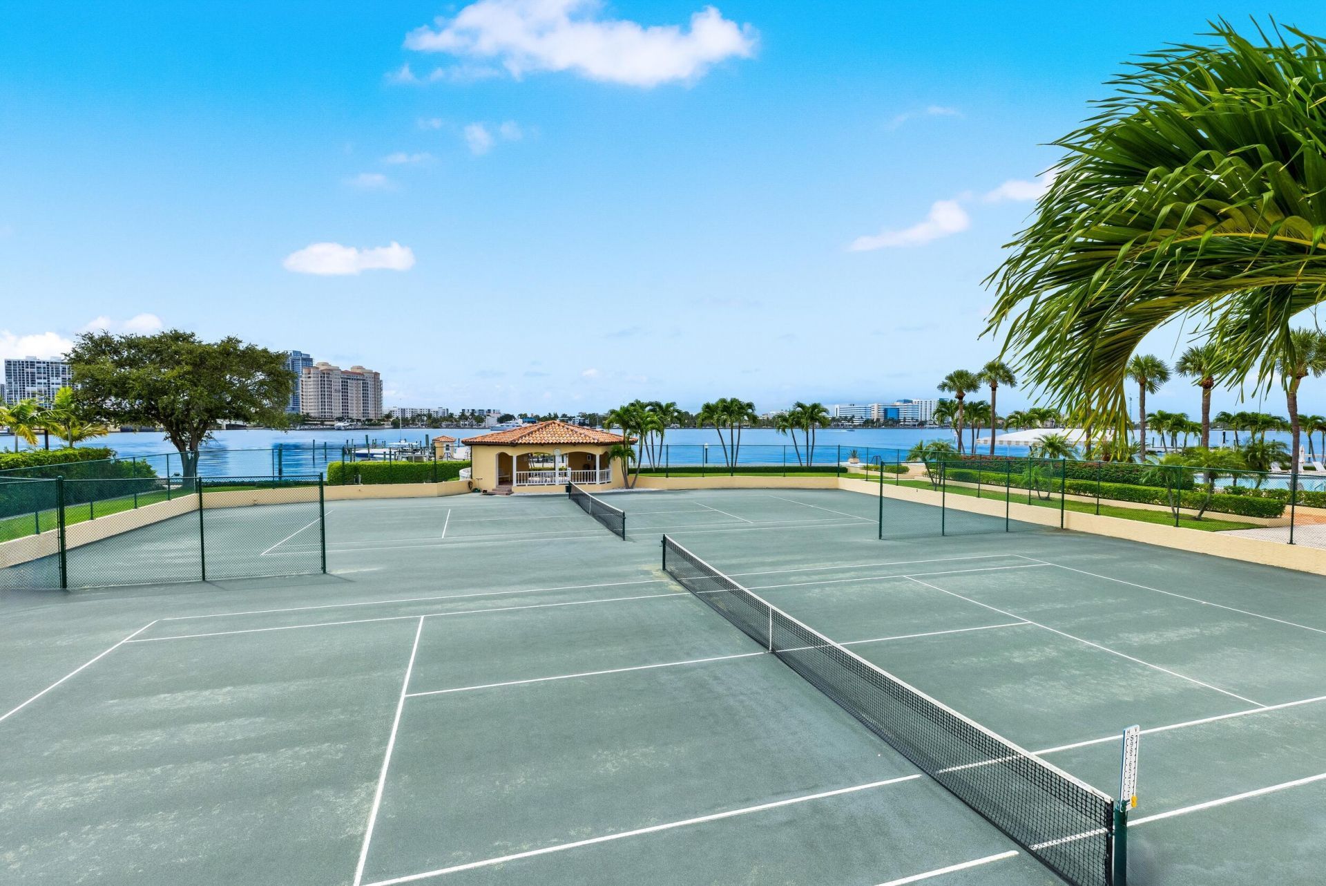 150 Bradley Place, Unit 112, Palm Beach, FL 33480 Photo