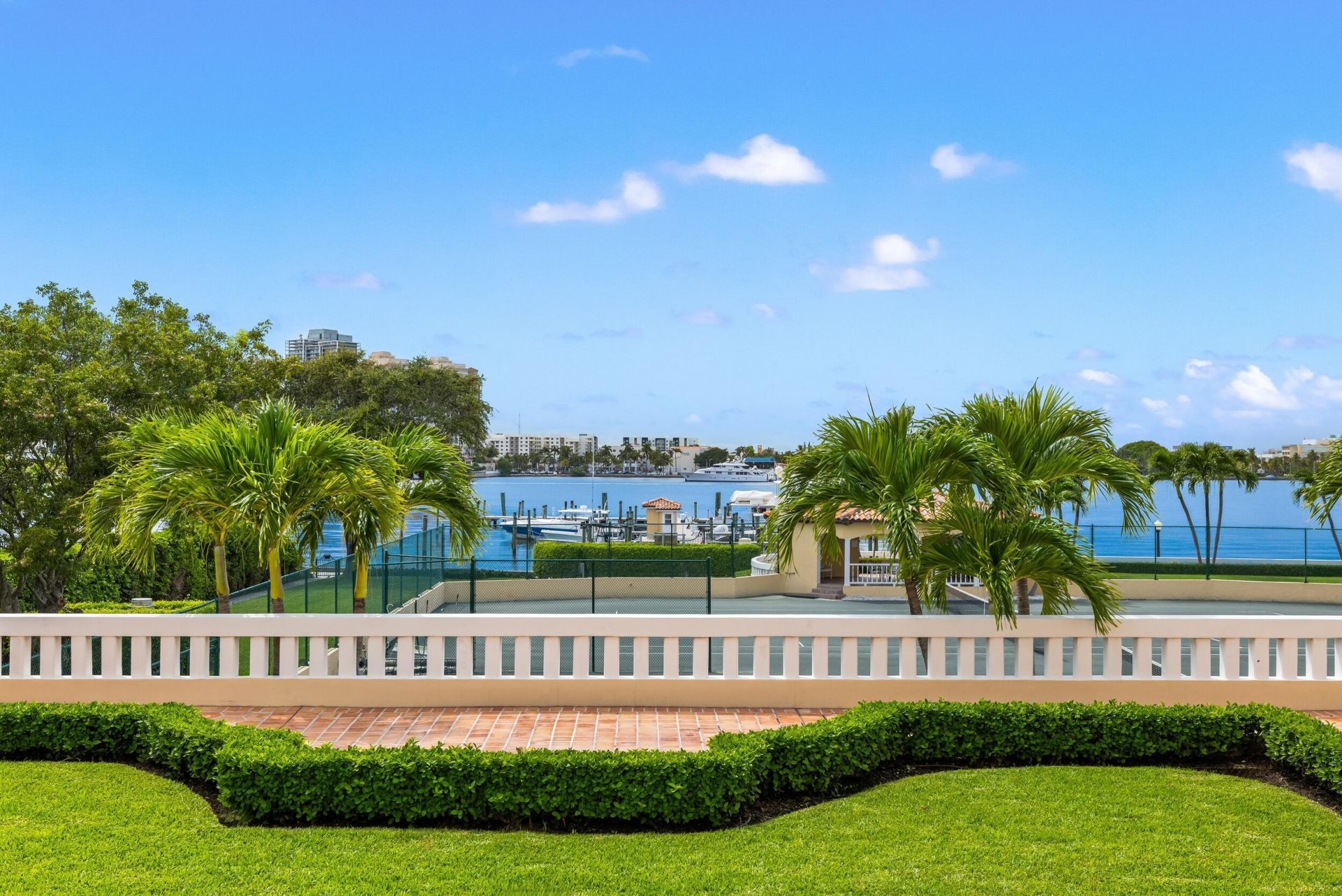 150 Bradley Place, Unit 112, Palm Beach, FL 33480 Photo