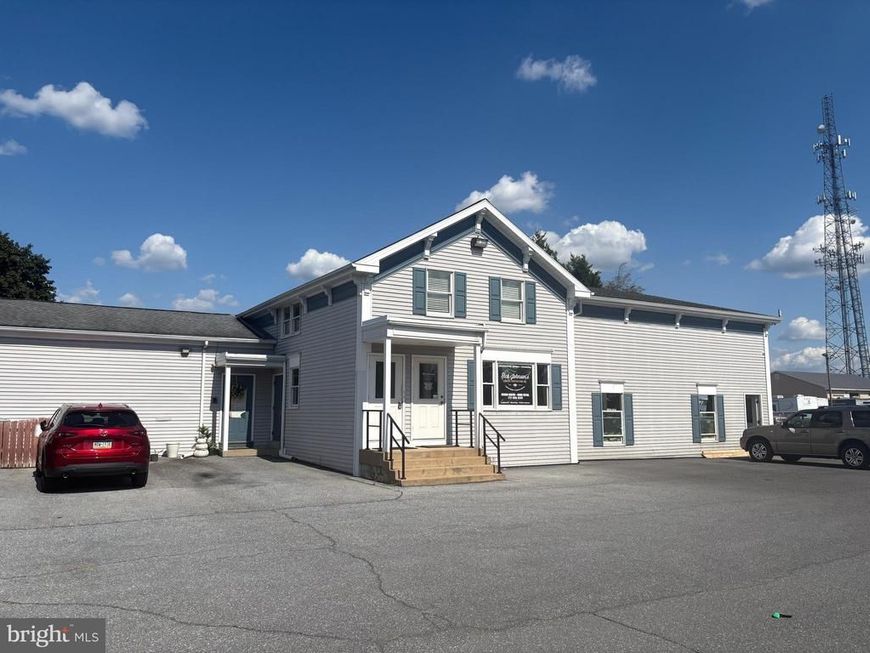 38 Doe Run Road, Unit 230, Manheim, PA 17545 Main Photo