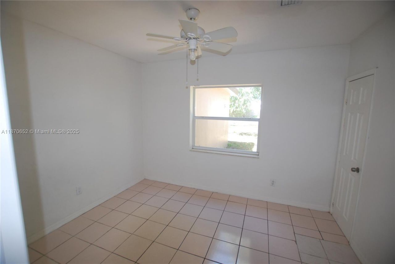 1801 NE 176th St, North Miami Beach, FL 33162 Photo