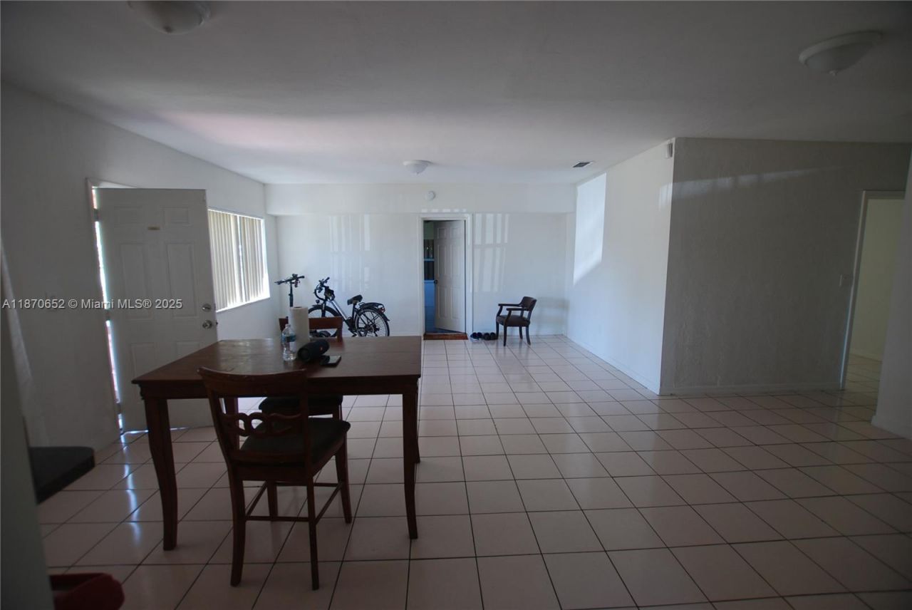 1801 NE 176th St, North Miami Beach, FL 33162 Photo