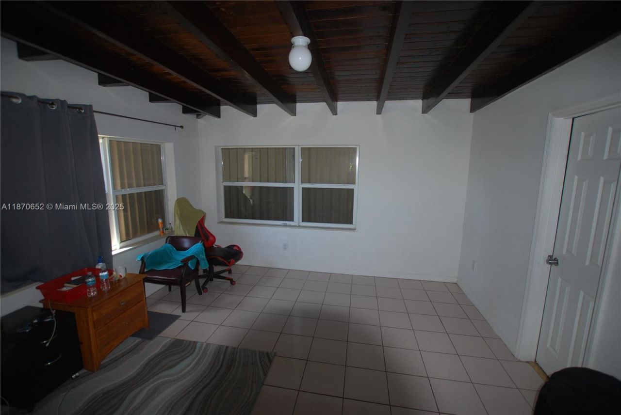 1801 NE 176th St, North Miami Beach, FL 33162 Photo