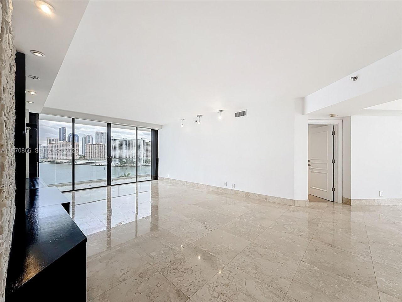 2800 Island Blvd, Unit 902, Aventura, FL 33160 Photo