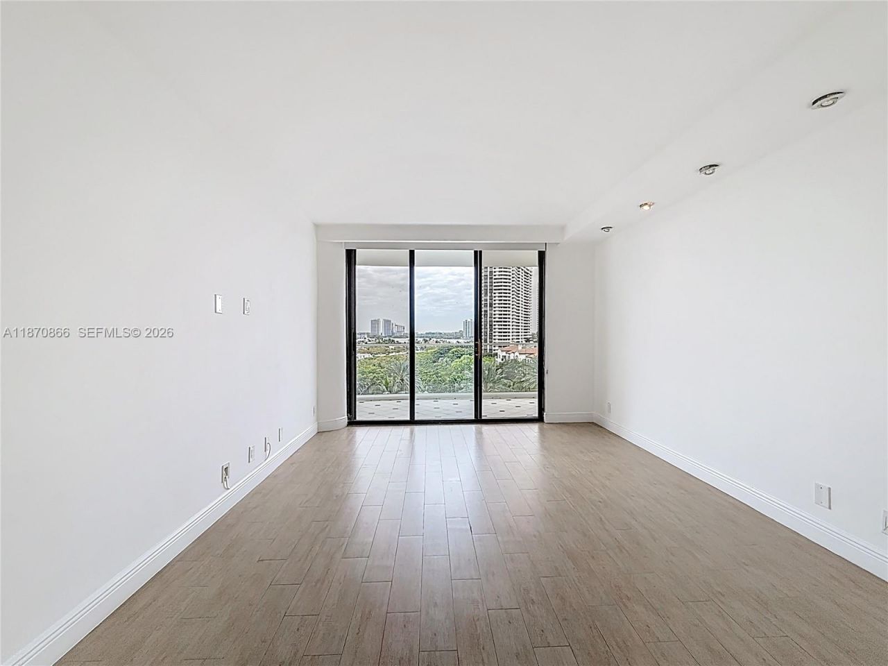 2800 Island Blvd, Unit 902, Aventura, FL 33160 Photo