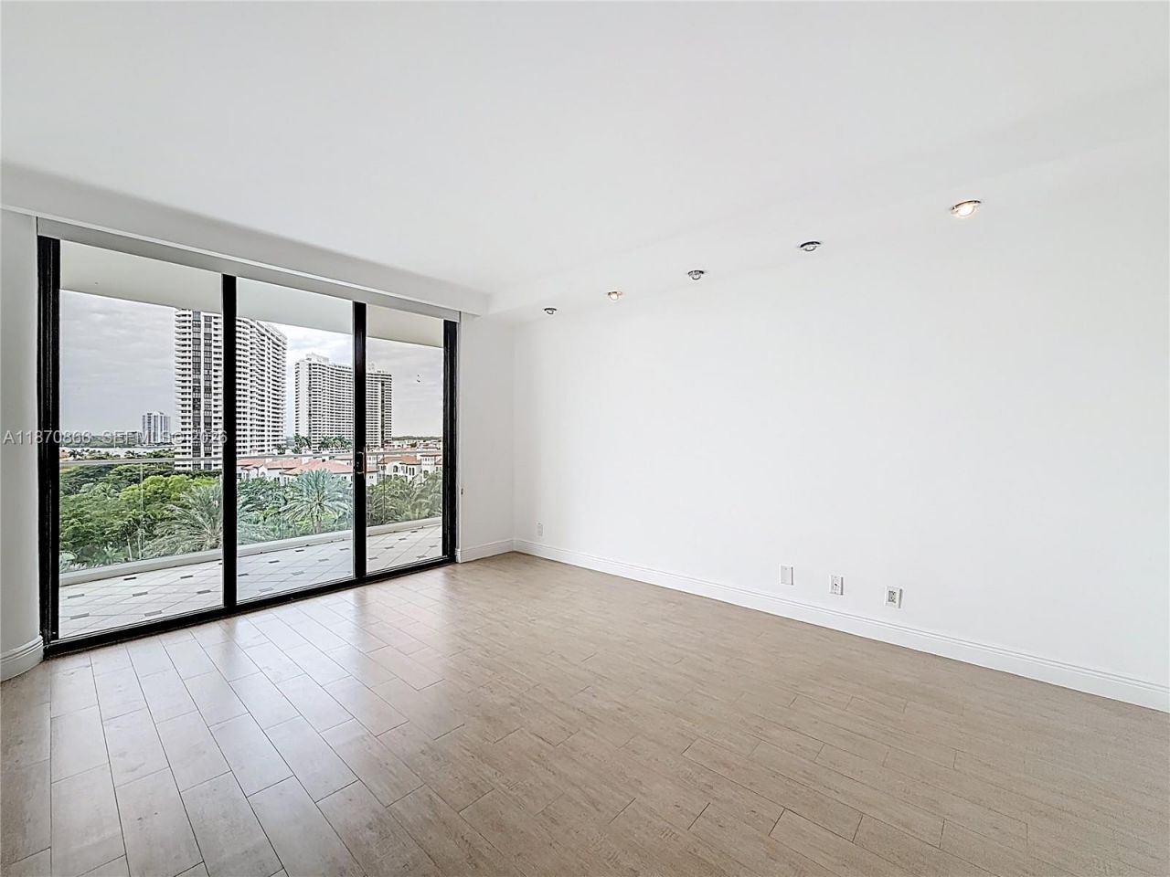 2800 Island Blvd, Unit 902, Aventura, FL 33160 Photo