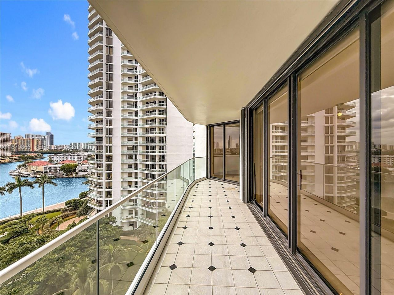 2800 Island Blvd, Unit 902, Aventura, FL 33160 Photo