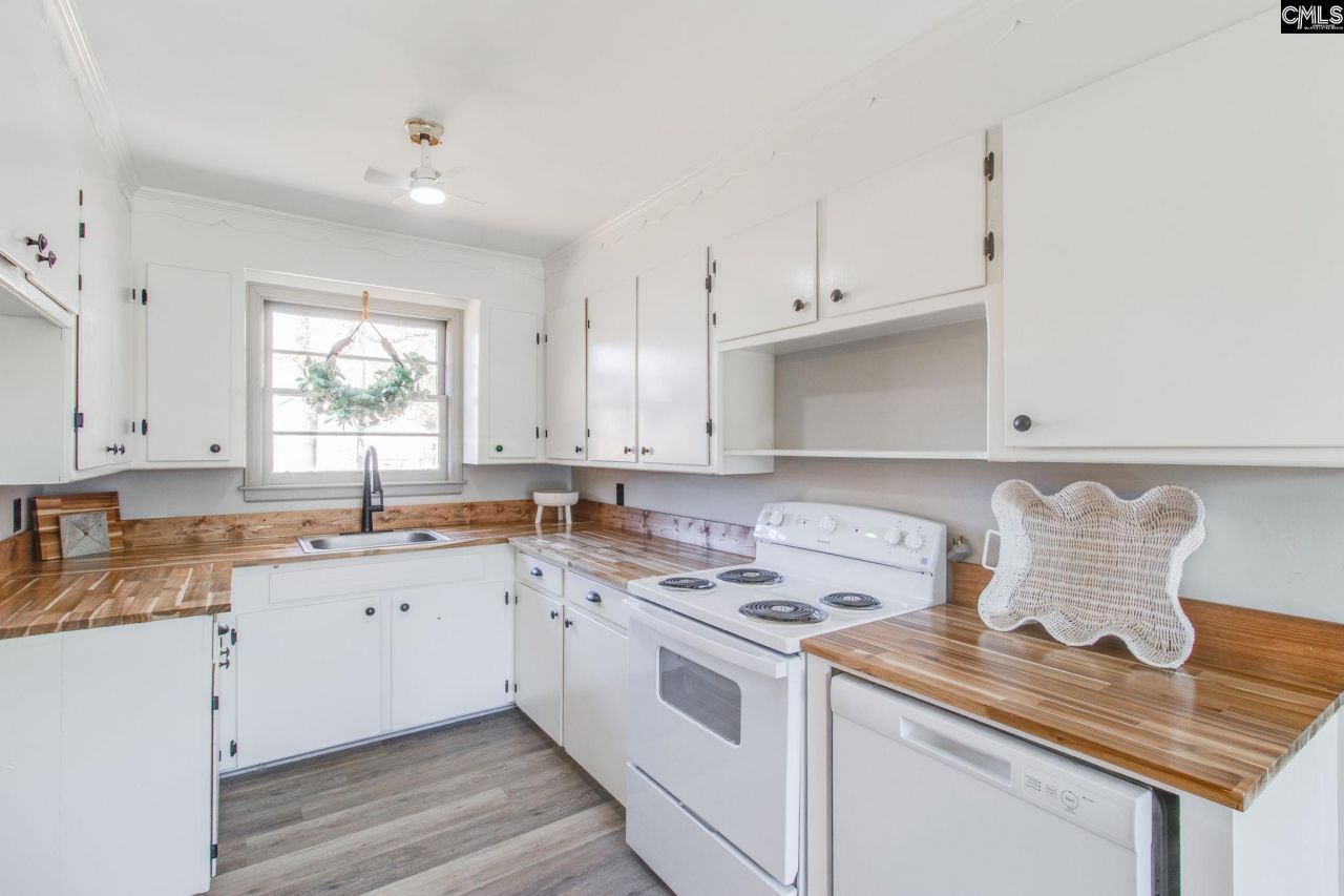 908 B Avenue Photo 11