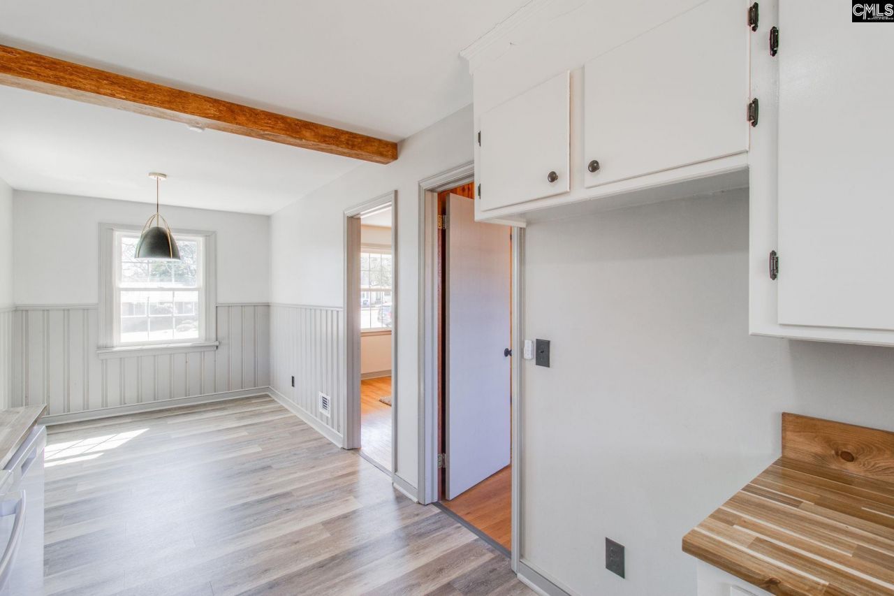 908 B Avenue Photo 14