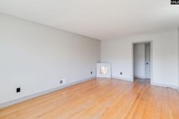 908 B Avenue photo 4