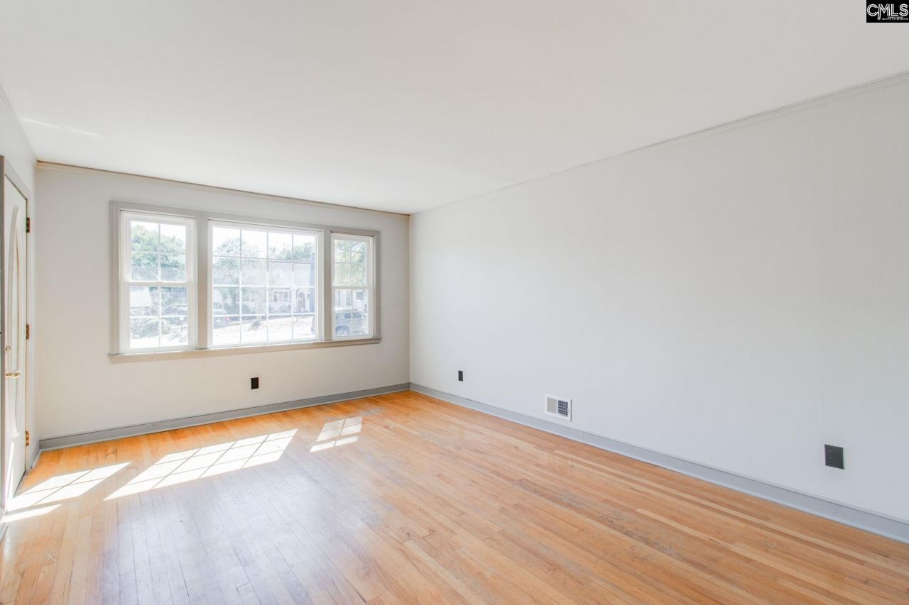 908 B Avenue Photo 8