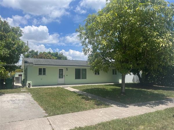 10315 SW 152nd Ter, Miami, FL 33157