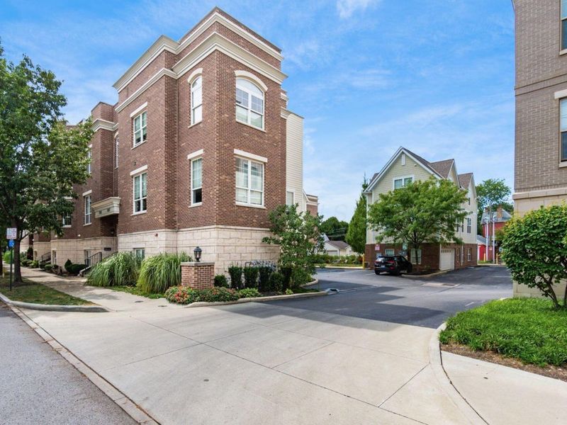 1001 Dennison Avenue, Columbus, OH 43201 Photo 4