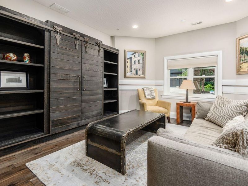 1001 Dennison Avenue, Columbus, OH 43201 Photo 8