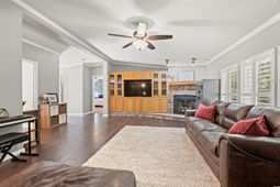 183 Sing Ave. photo 4