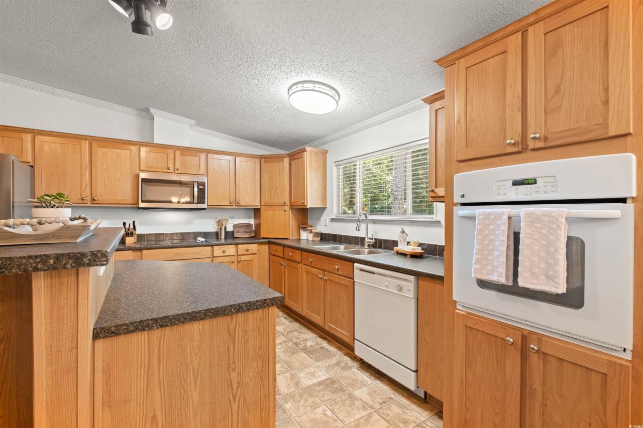 183 Sing Ave. Photo 9