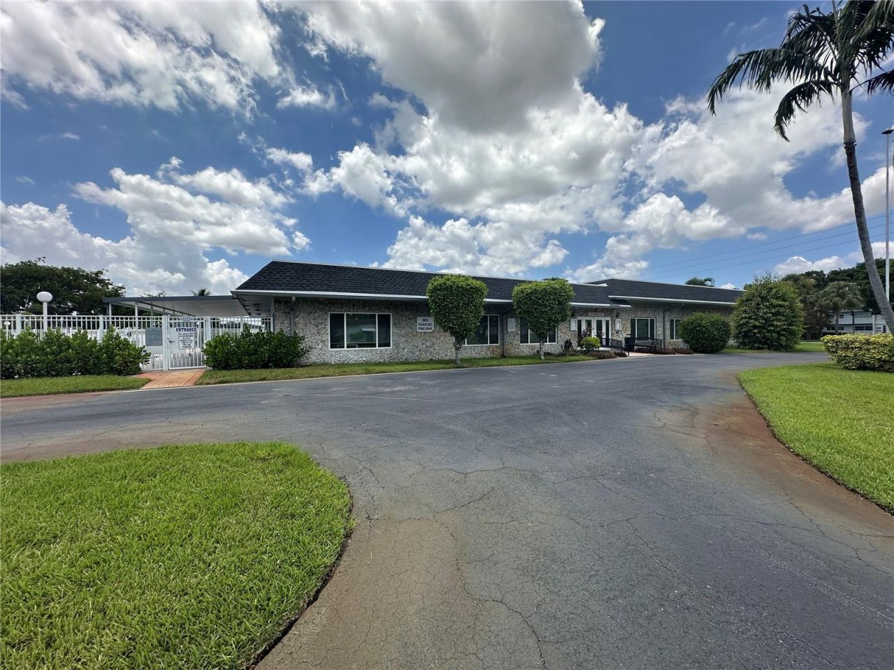 735 NW 73rd Terrace, Margate, FL 33063 Photo