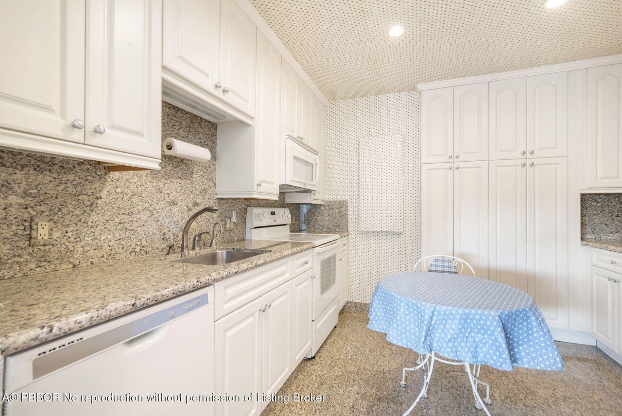 44 Cocoanut Row, Unit 227B, Palm Beach, FL 33480 Photo