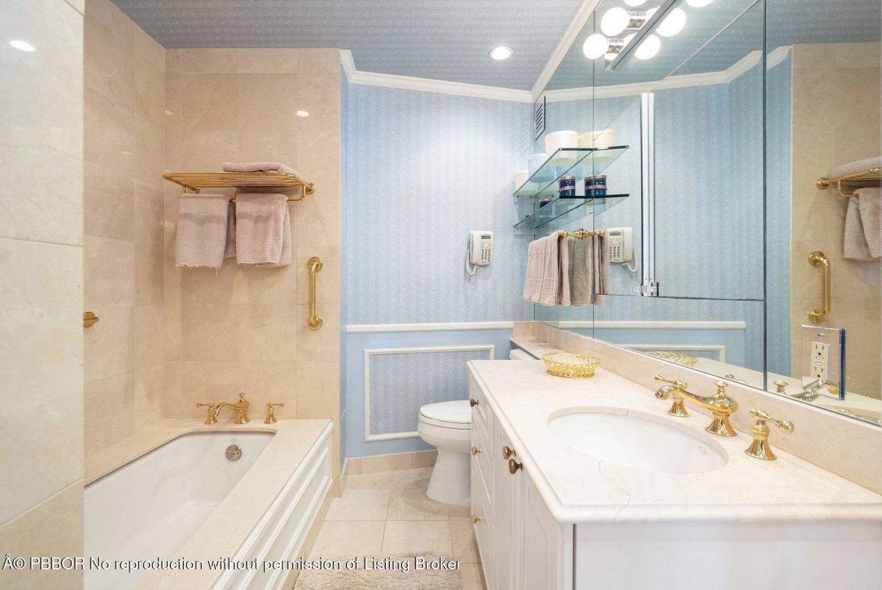 44 Cocoanut Row, Unit 227B, Palm Beach, FL 33480 Photo