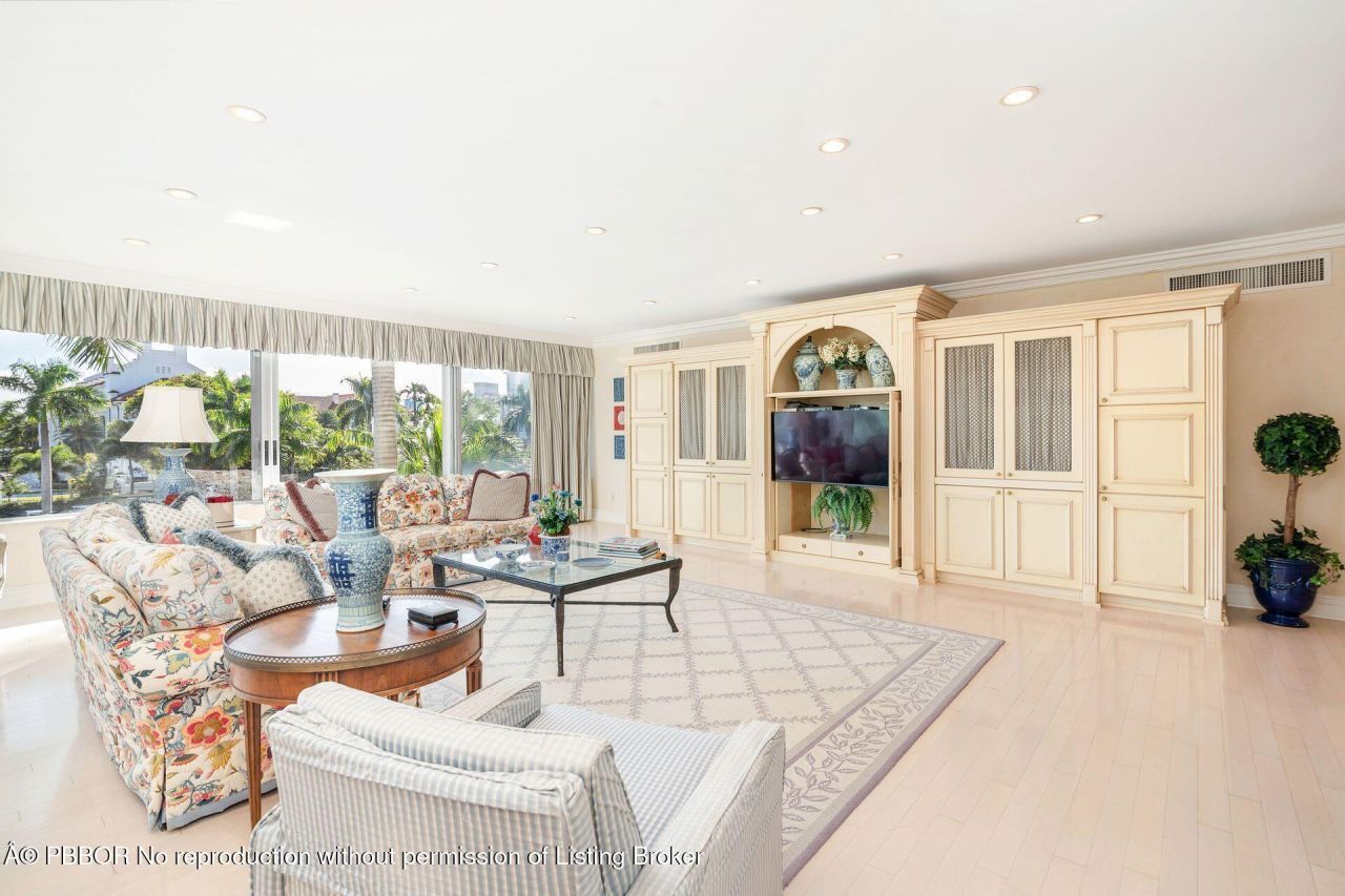 44 Cocoanut Row, Unit 227B, Palm Beach, FL 33480 Photo