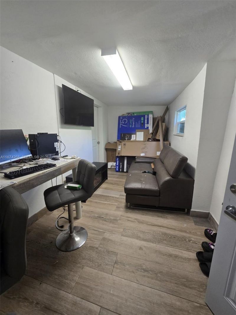 110 W 53rd St, Hialeah, FL 33012 Photo