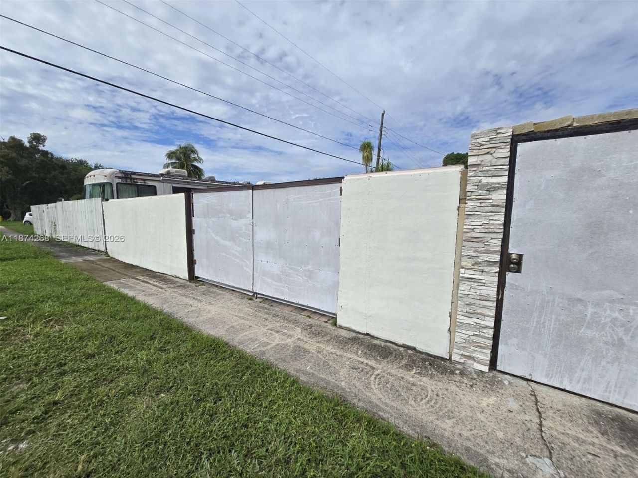 110 W 53rd St, Hialeah, FL 33012 Photo