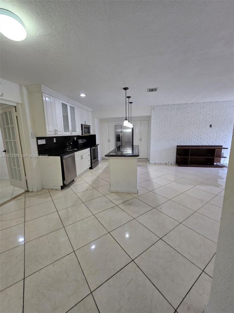 110 W 53rd St, Hialeah, FL 33012 Photo