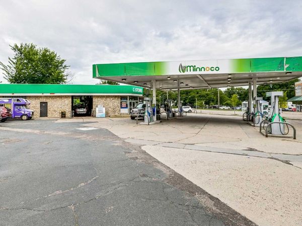 485 Snelling Avenue S, Saint Paul, MN 55116