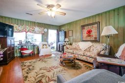 404 13th Ave. S photo 4