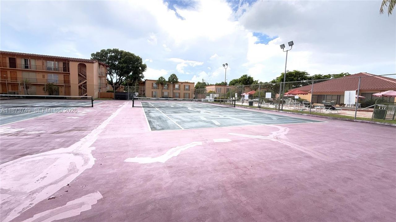 7121 Miami Lakes Dr, Unit Q8, Miami Lakes, FL 33014 Photo