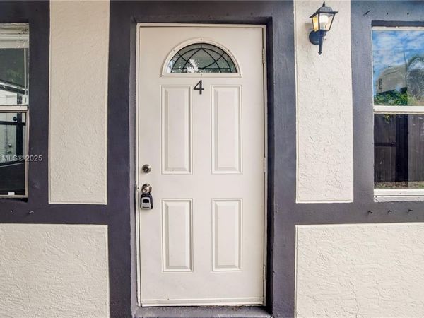 720 NW 4th Ave, Unit 4, Fort Lauderdale, FL 33311
