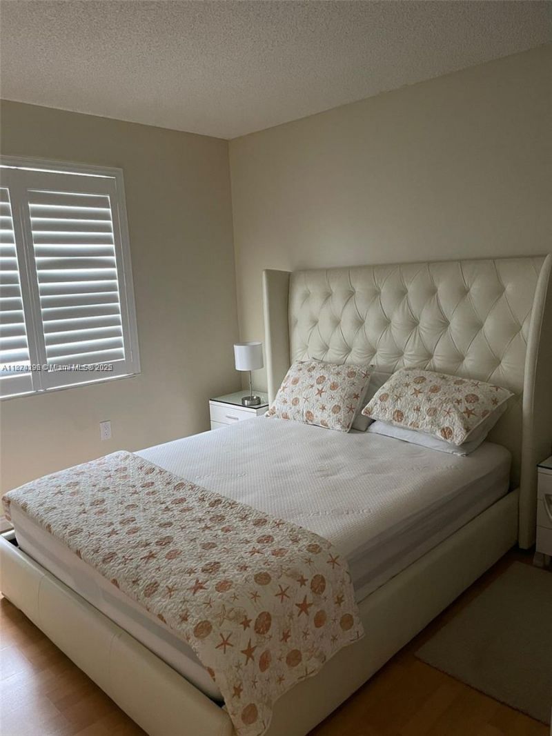 1095 Weeping Willow Way, Hollywood, FL 33019 Photo