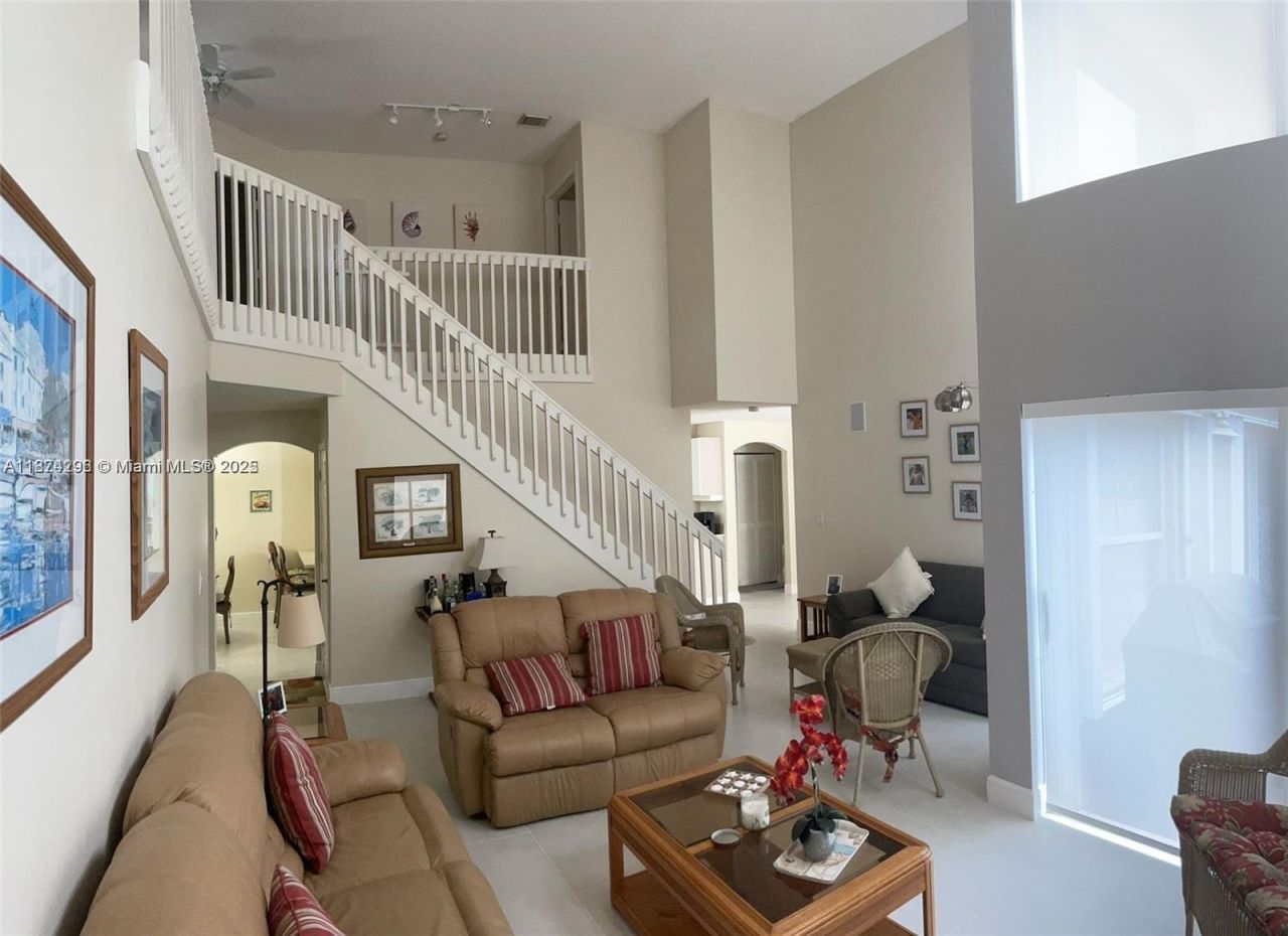 1095 Weeping Willow Way, Hollywood, FL 33019 Photo