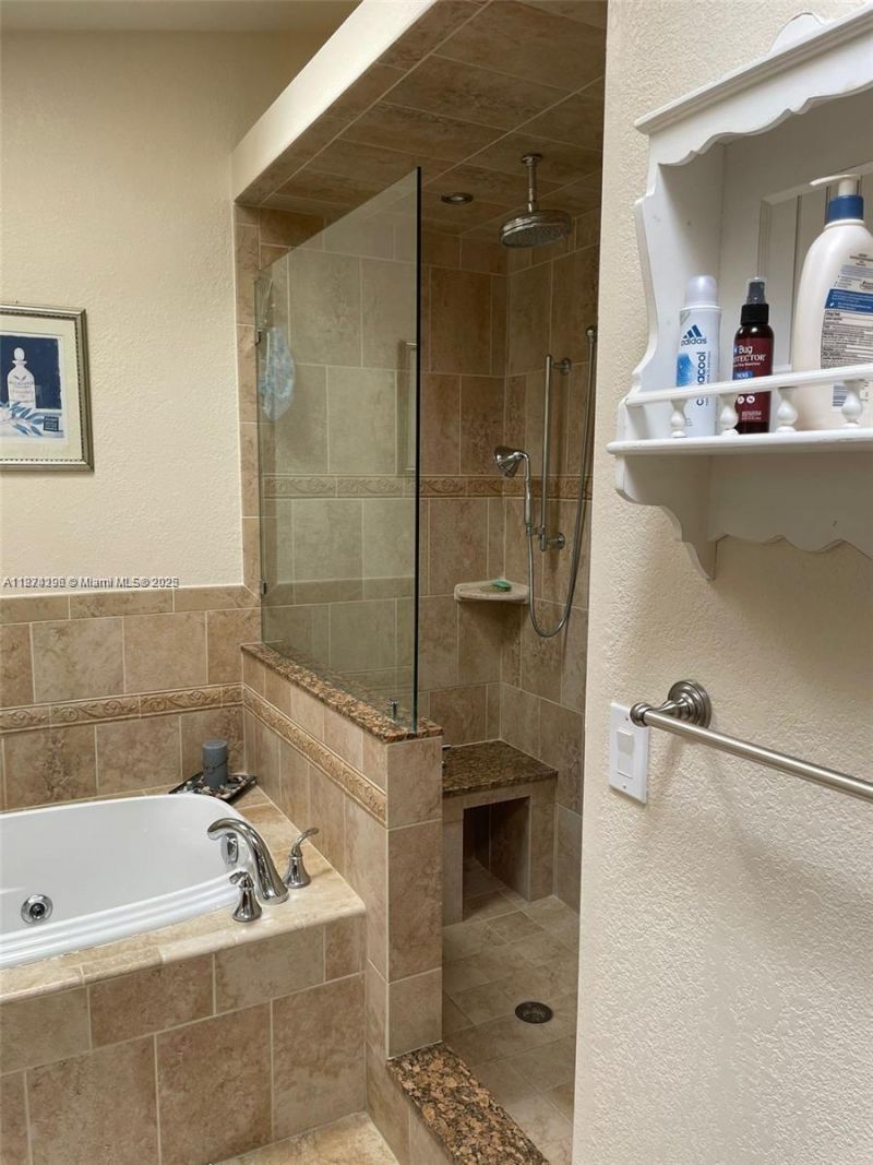 1095 Weeping Willow Way, Hollywood, FL 33019 Photo