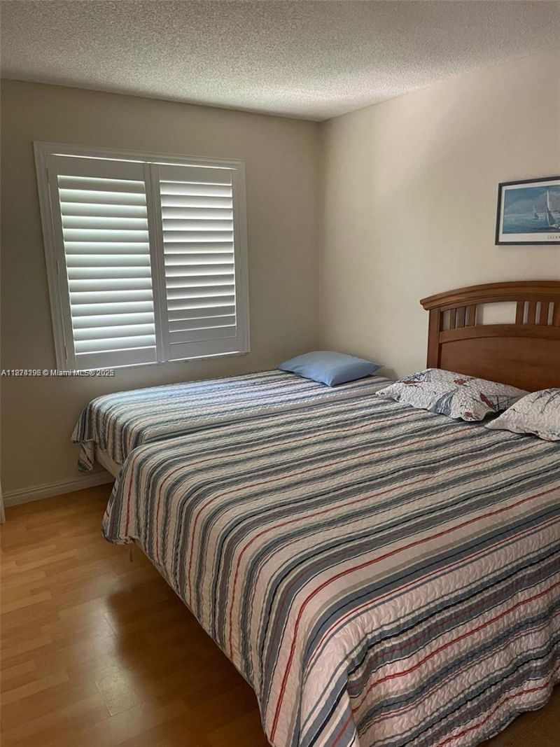 1095 Weeping Willow Way, Hollywood, FL 33019 Photo