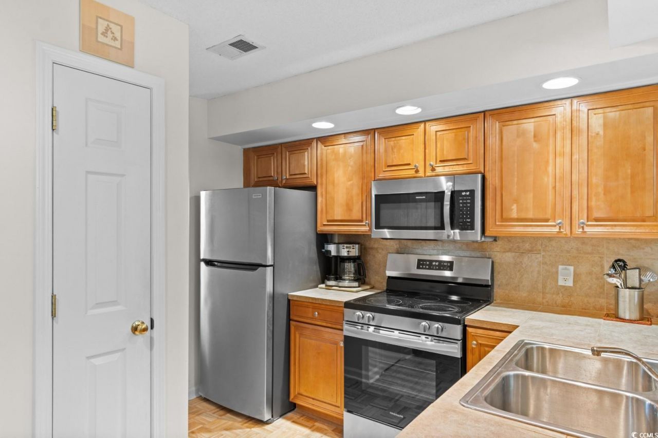 4420 East Port Blvd. Photo 7