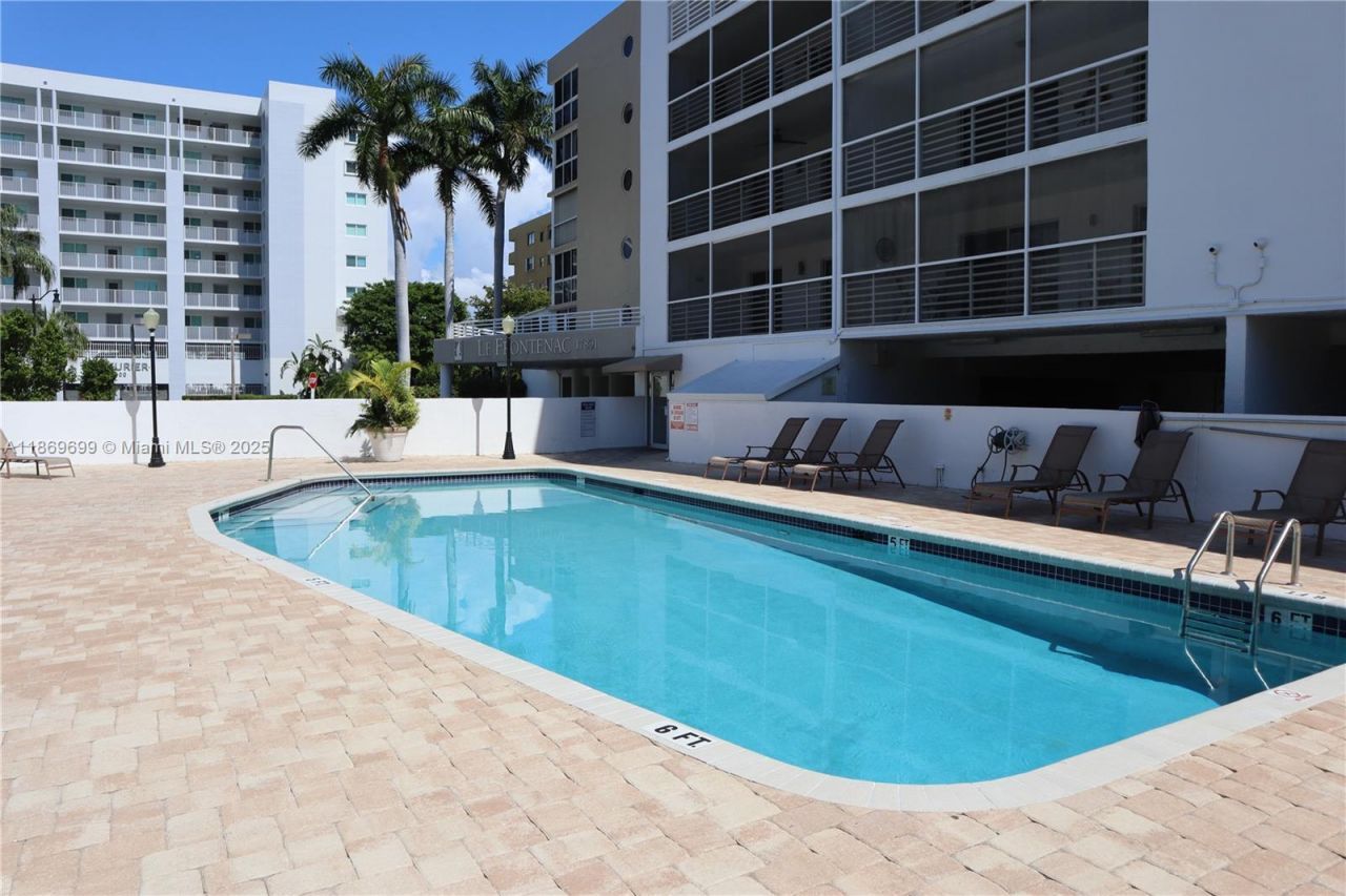 17801 N Bay Rd, Unit 203, Sunny Isles Beach, FL 33160 Photo