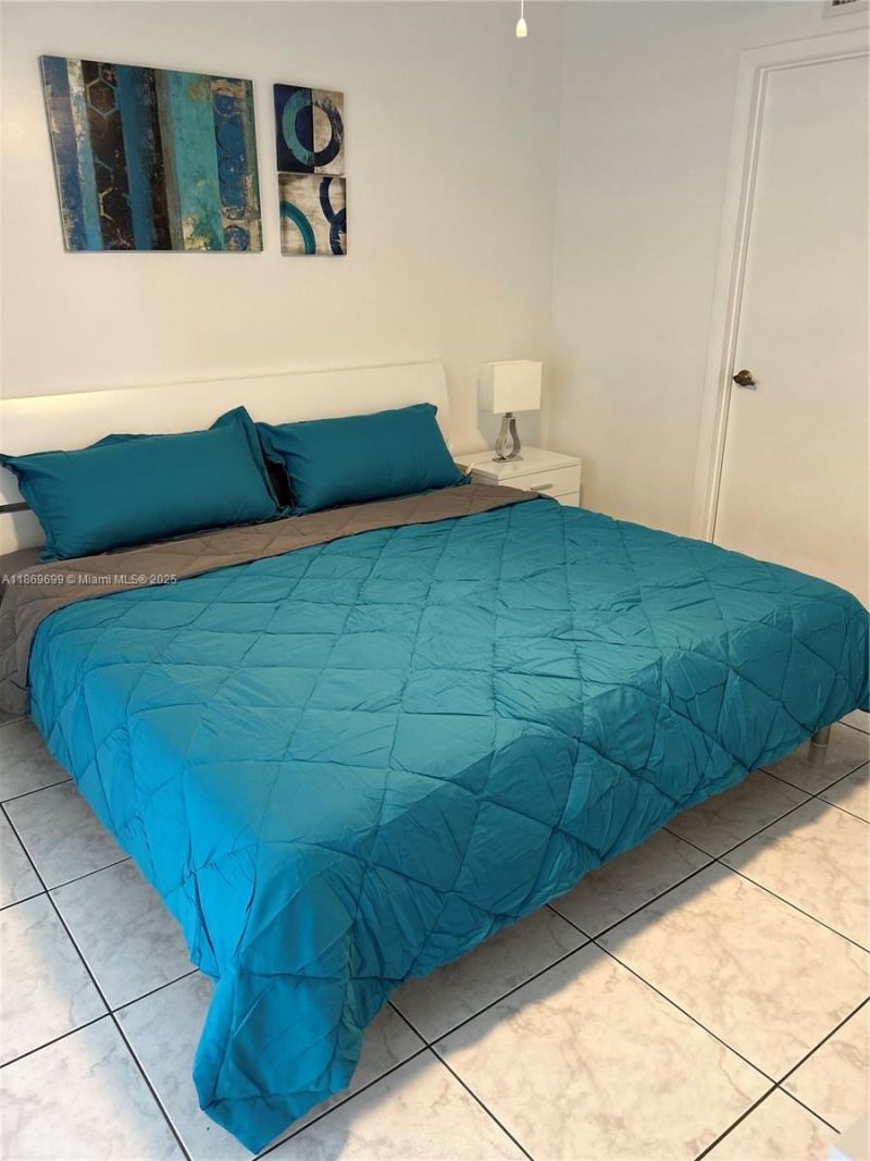 17801 N Bay Rd, Unit 203, Sunny Isles Beach, FL 33160 Photo