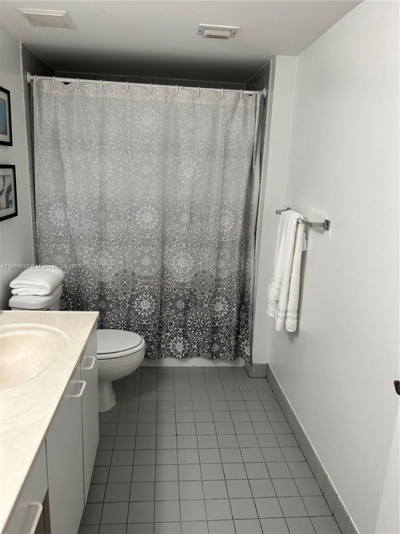 17801 N Bay Rd, Unit 203, Sunny Isles Beach, FL 33160 Photo