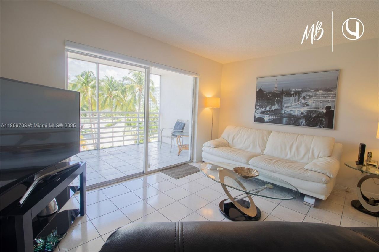 17801 N Bay Rd, Unit 410, Sunny Isles Beach, FL 33160 Photo