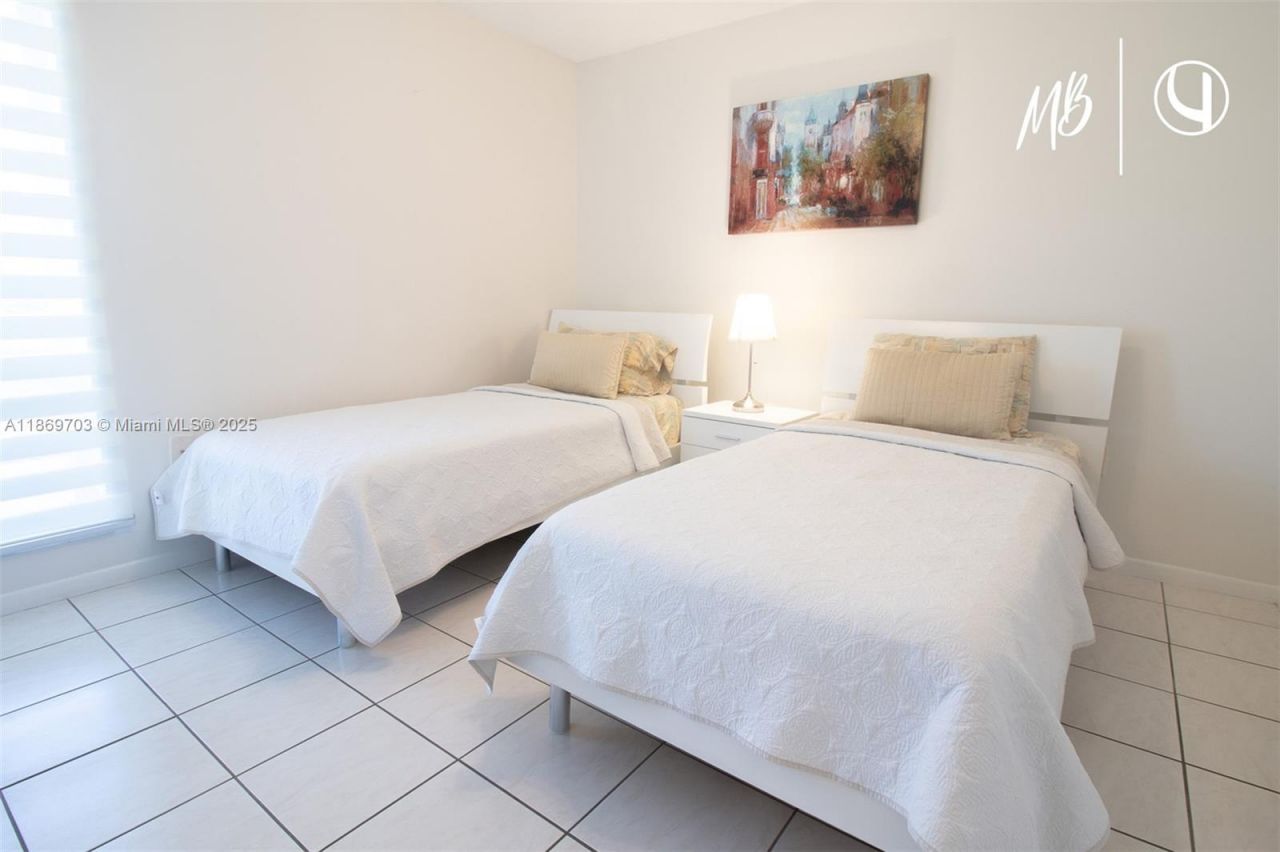 17801 N Bay Rd, Unit 410, Sunny Isles Beach, FL 33160 Photo