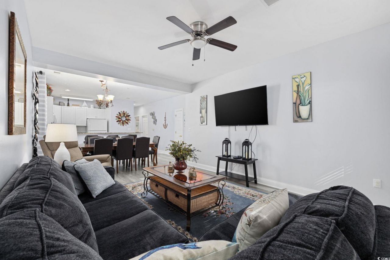 1033 World Tour Blvd. Photo 9