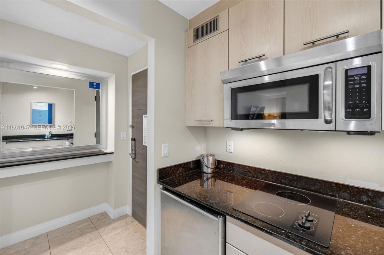 2670 E Sunrise Blvd, Unit 1005, Fort Lauderdale, FL 33304 Photo