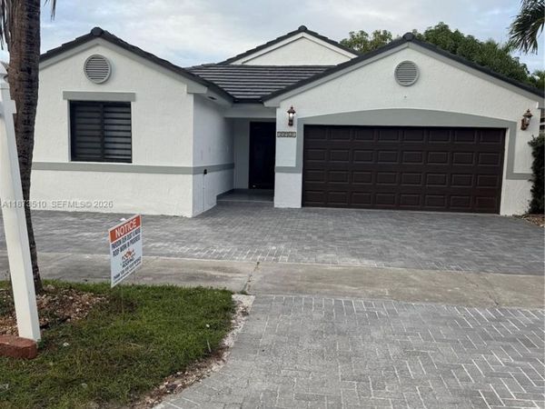 15921 SW 82nd St, Miami, FL 33193