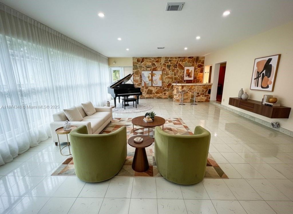 40 SW 30th Rd, Miami, FL 33129 Photo